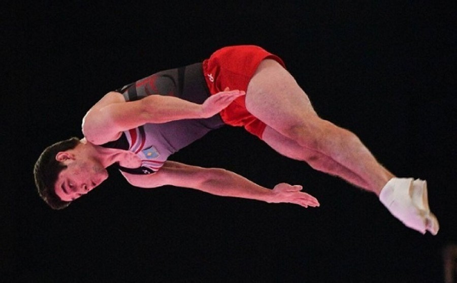 Двое казахстанцев примут участие в этапе Кубка мира по батутной гимнастике