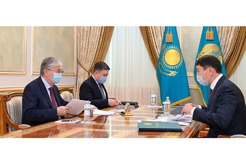 Министр энергетики доложил Токаеву о мерах для восполнения дефицита ГСМ