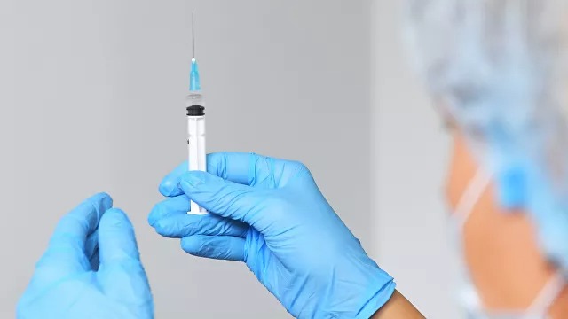 Контингент для вакцинации от COVID-19 будут определять главные санврачи в регионах