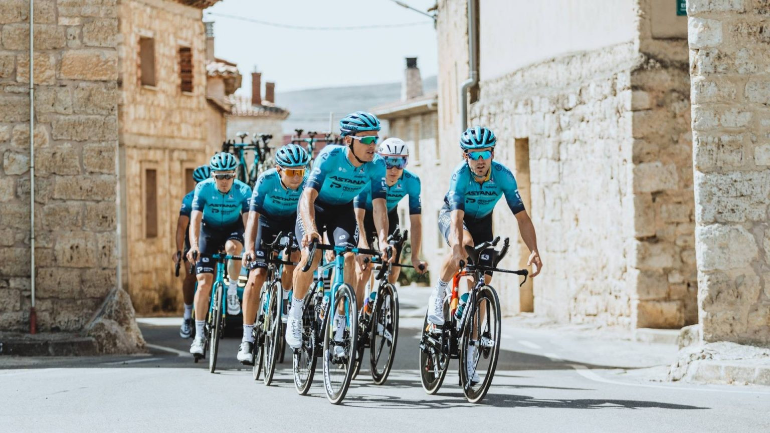 Велокоманда "Астана" сделала заявление о выступлении в следующем сезоне