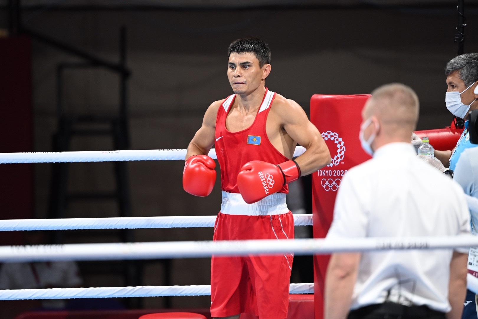 Соперник казахстанского боксера снялся с соревнований