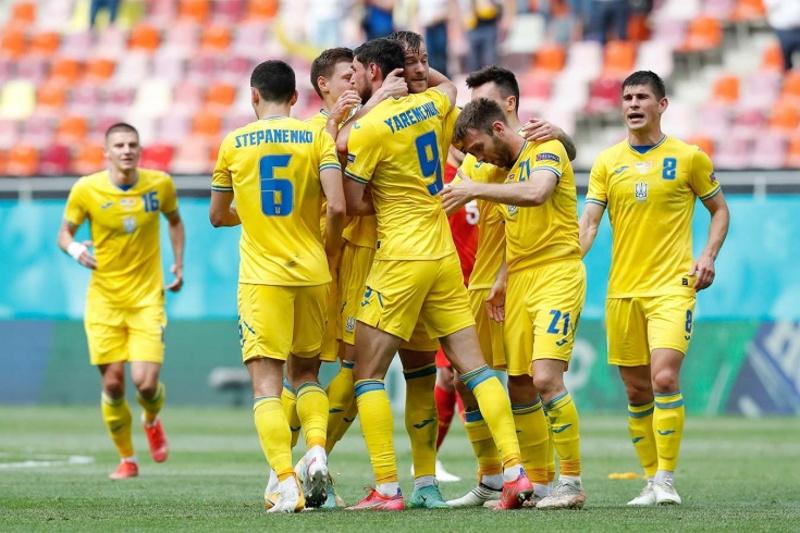 Футболдан Еуропа чемпионаты: Украина алғашқы жеңісіне қол жеткізді  