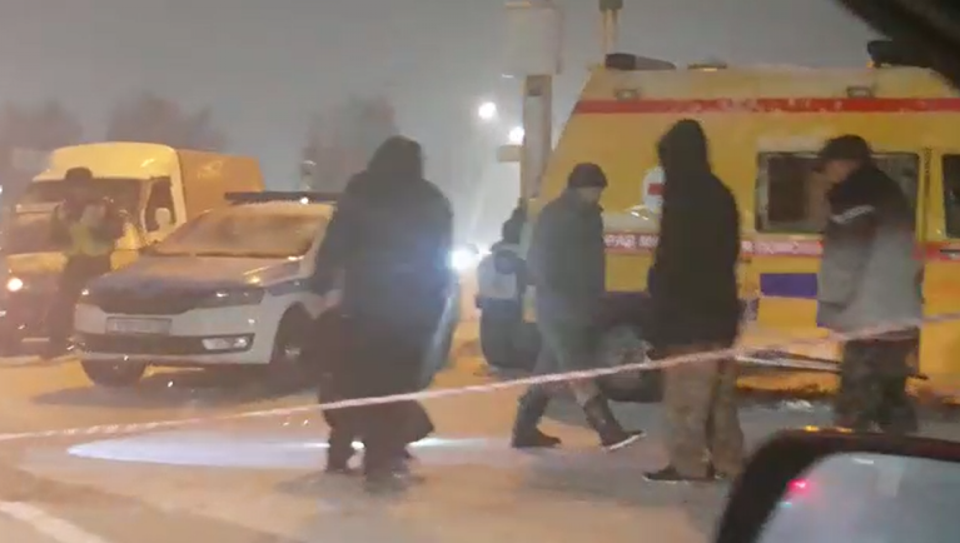 Два человека погибли, трое пострадали при столкновении пяти машин на гололедице на трассе Алматы – Хоргос