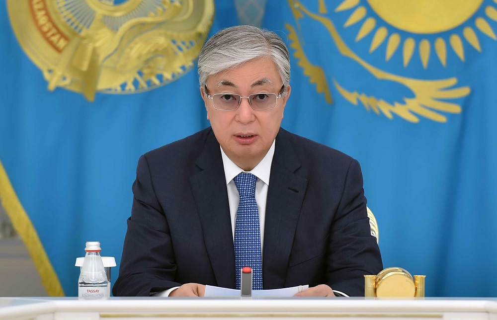 Президент Казахстана утвердил поправки по вопросам запретных зон при армейских арсеналах и складах