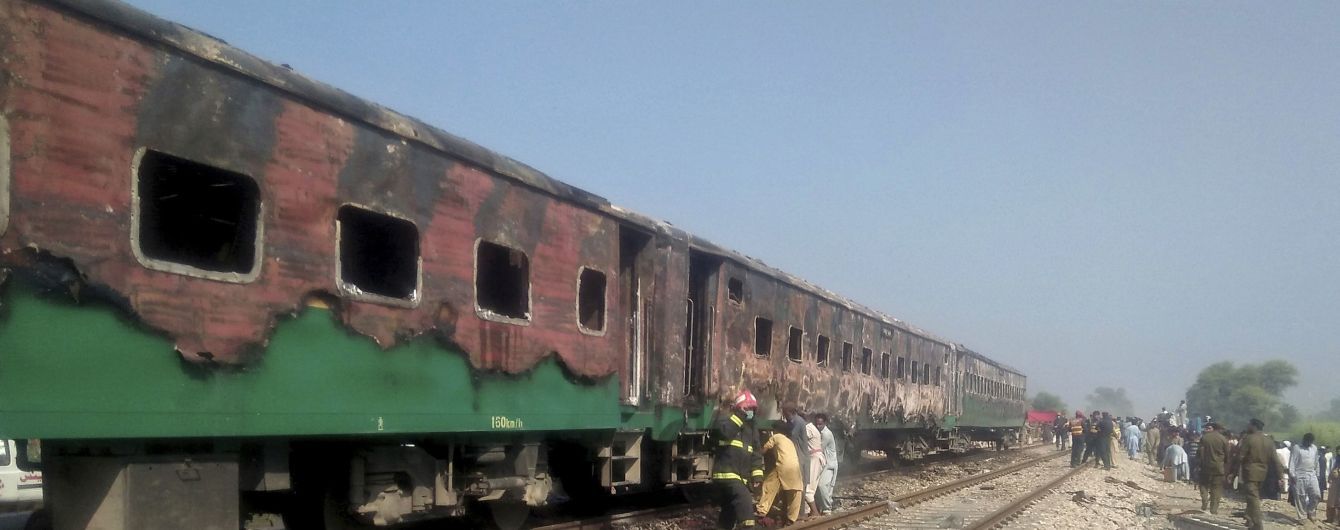 Касым-Жомарт Токаев соболезнует в связи с многочисленными жертвами в поезде в Пакистане