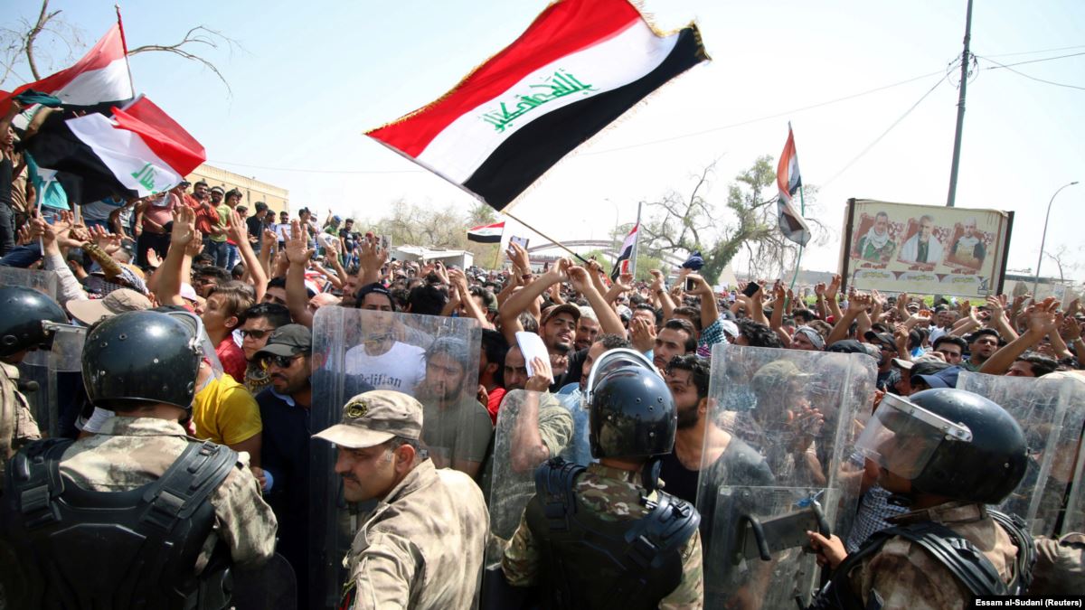Более 70 человек погибли в ходе беспорядков в Ираке, тысячи ранены