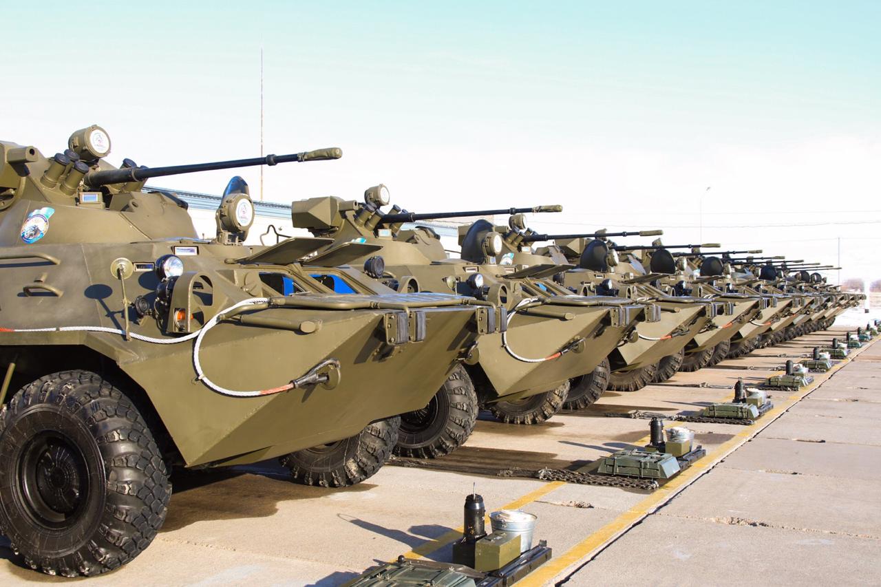 Министр обороны принял участие в испытаниях боевой техники в Талдыкорганском и Алматинском гарнизонах