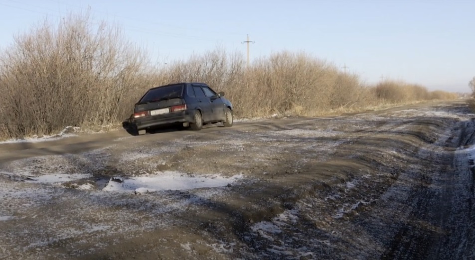 Километры разрухи: почему дороги на севере Казахстана не выдерживают проверку временем?