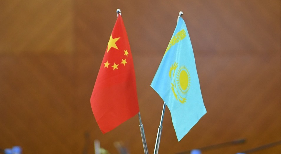 Казахов пугают Китаем "кремлеботы"