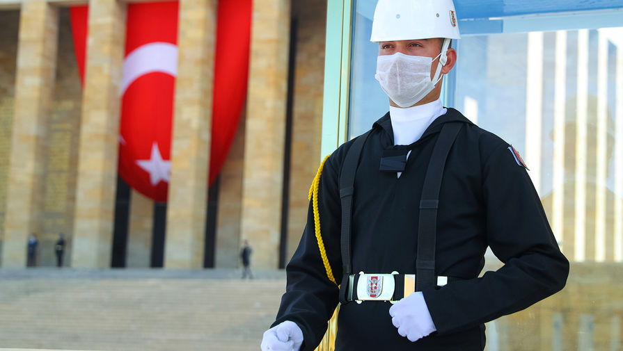 Турция вводит локдаун из-за роста заболеваемости коронавирусом  