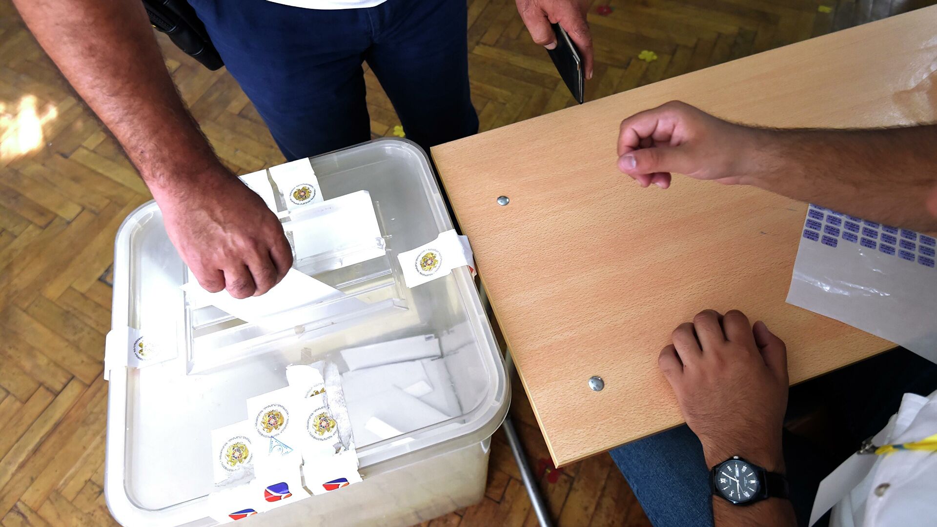 В Армении завершилось голосование на досрочных парламентских выборах
