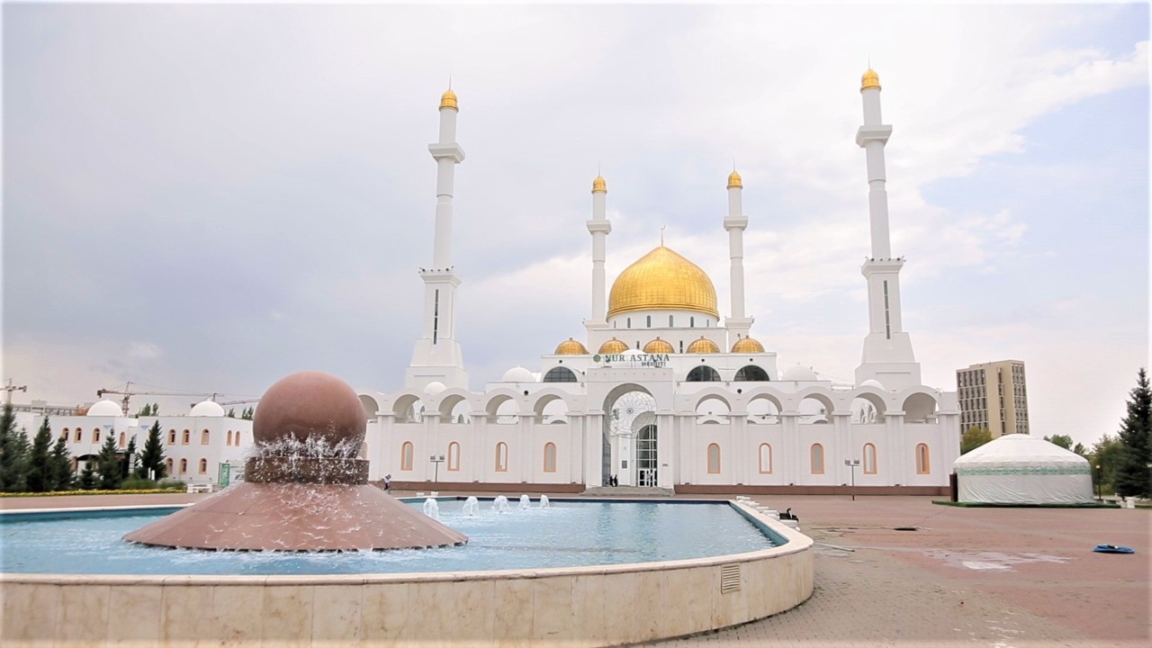 Во всех мечетях столицы был освящен Коран в честь погибших при взрыве в Жамбылской области