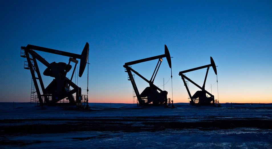 Нефть вновь выше 75 долларов после снижения накануне