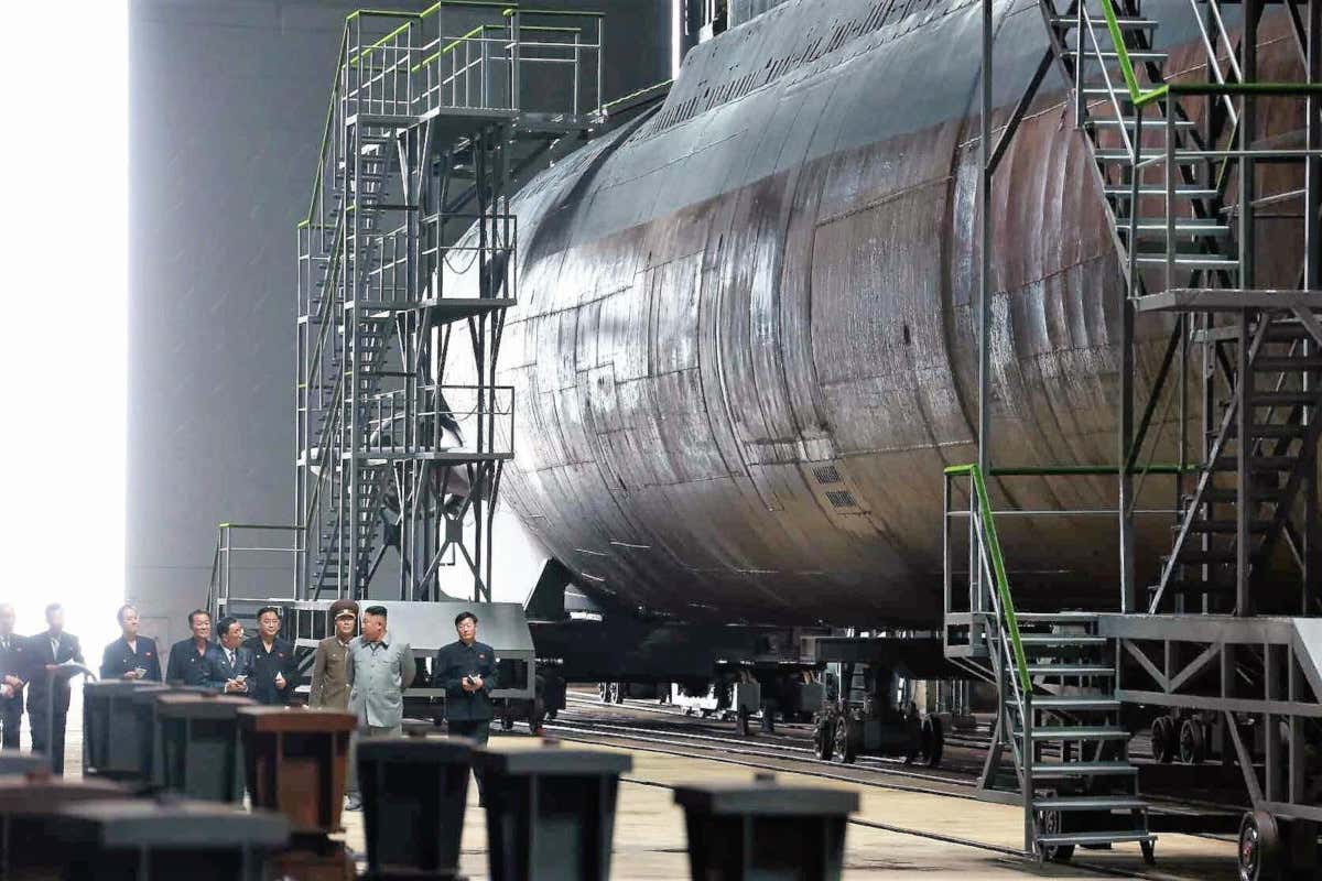 КНДР завершила строительство новой подводной лодки в 3 тыс. тонн 