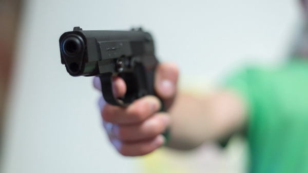 В Петербурге подросток обстрелял из пневматического пистолета детей в школе