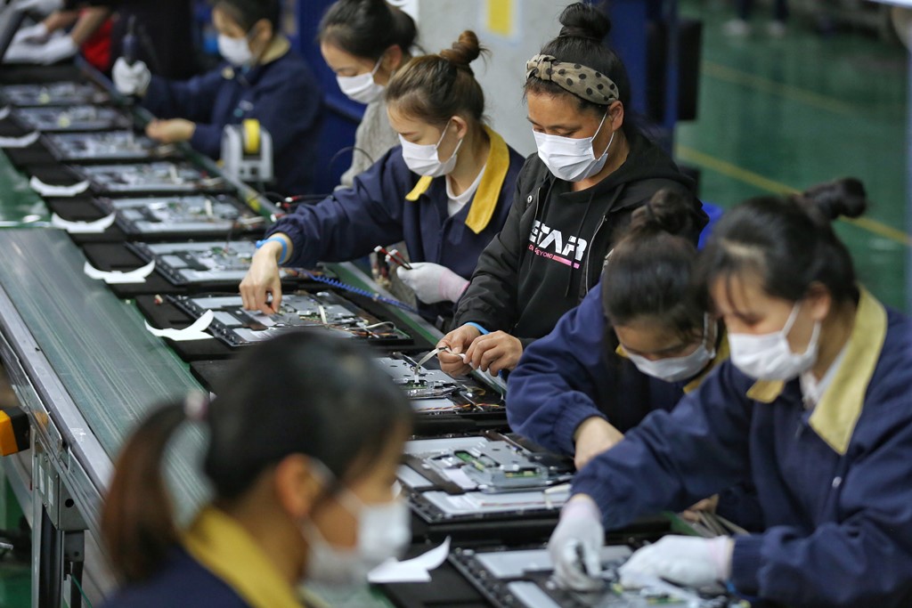 Китай отметил значительное сокращение отрицательного сальдо в торговле услугами