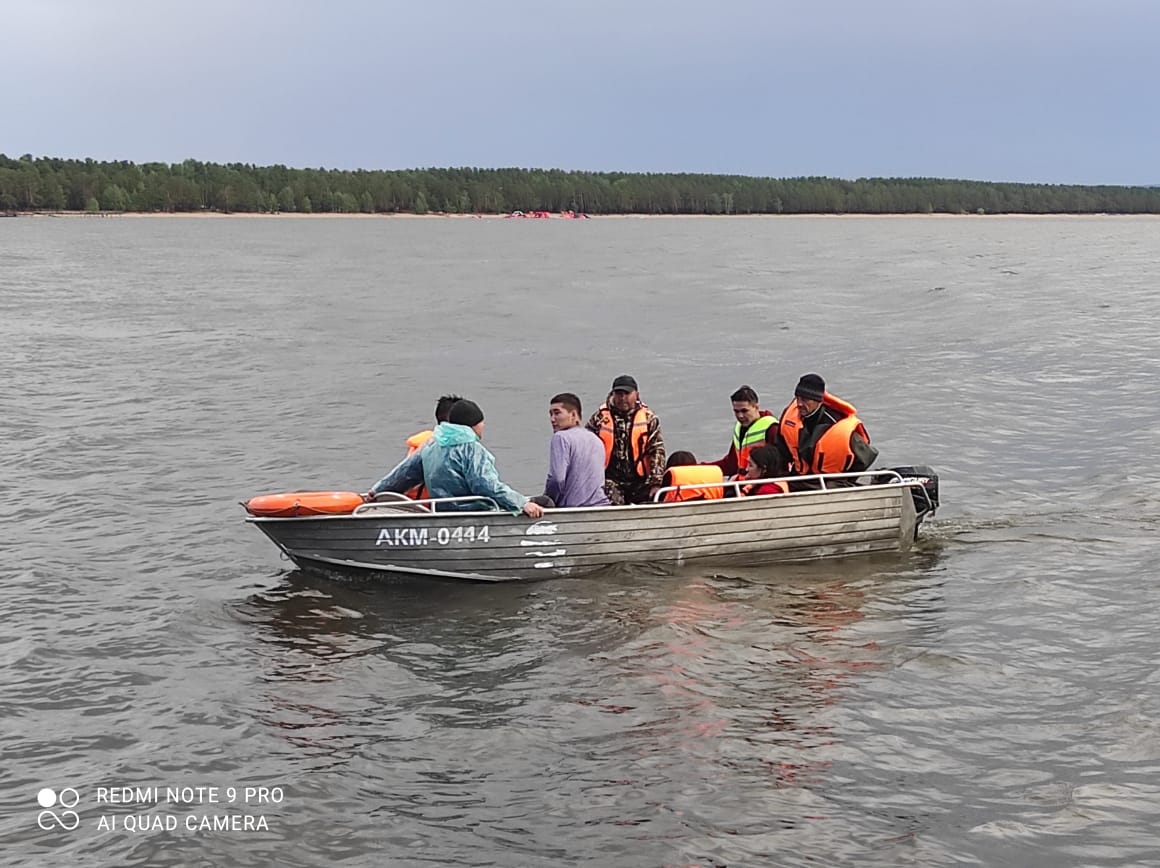 Акмолинские спасатели спасли пять человек на озере Боровое