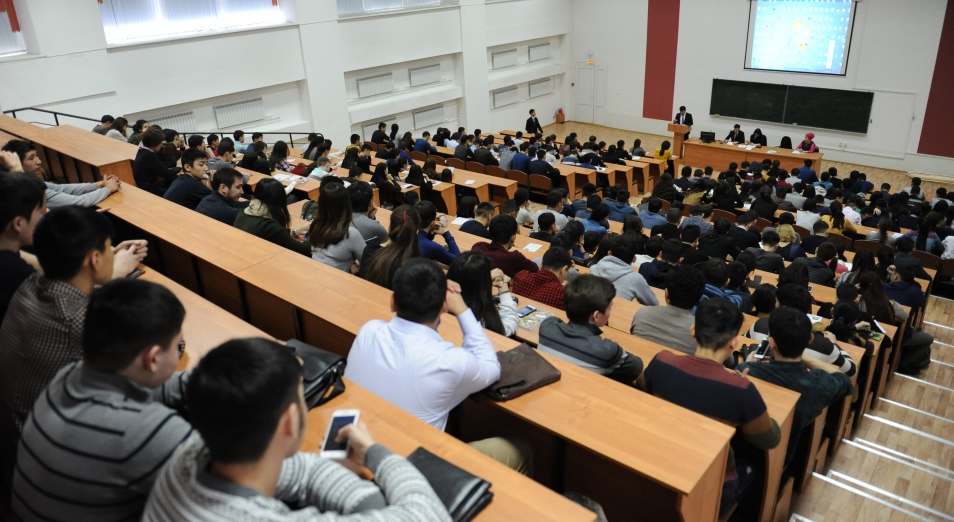 Более 300 новых программ введено в казахстанских вузах