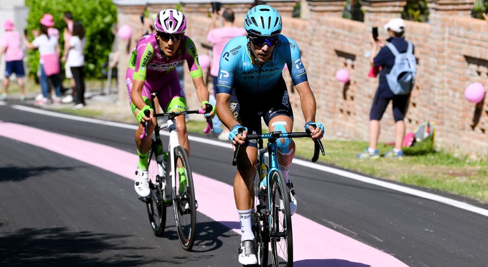 Astana – Premier Tech вплотную подошла к первой тройке на «Джиро»