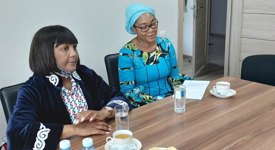 Внучка Нельсона Манделы посетила офис «Atameken Business»