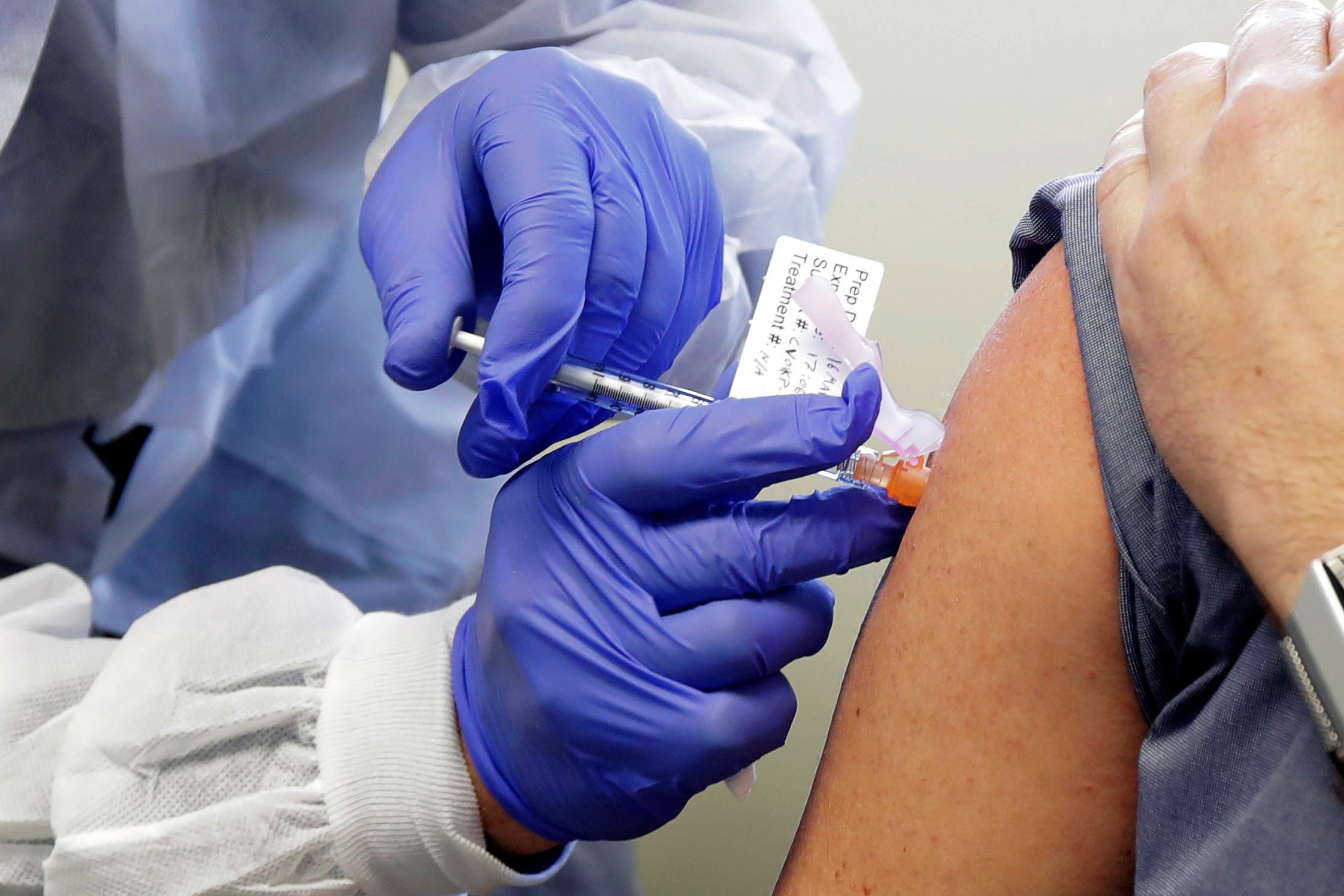 Вакцинацию от коронавируса начали в Уругвае 