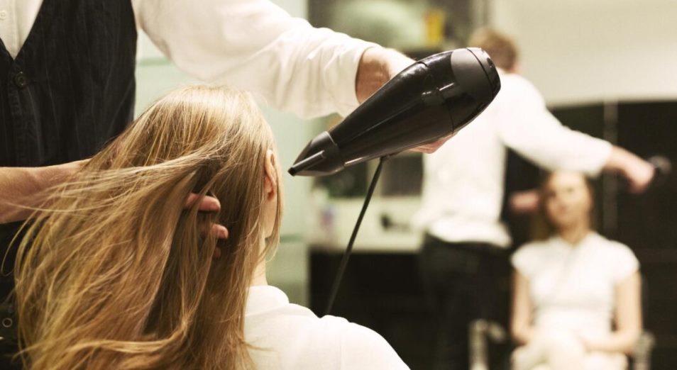 Услуги парикмахерских и салонов красоты в текущем году подорожали почти на 8%