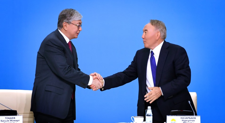 Назарбаев передал Токаеву полномочия председателя Ассамблеи народа Казахстана