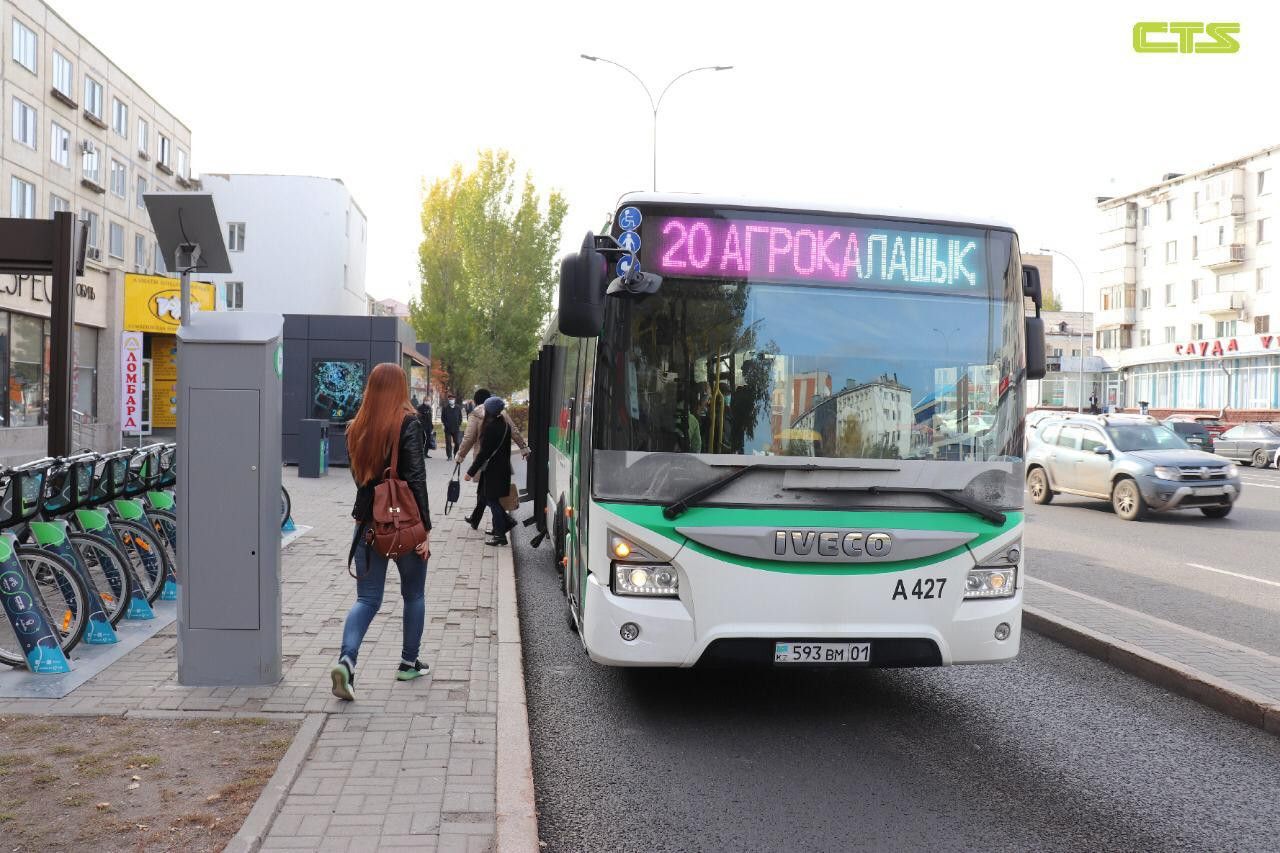 Год назад общественный транспорт Нур-Султана стал бесплатным для детей
