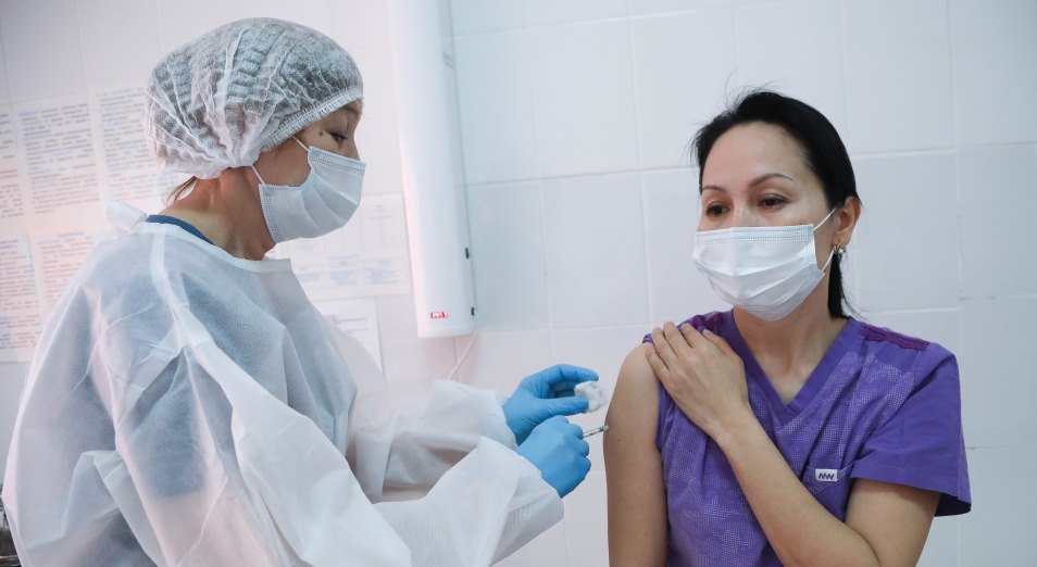Массовая вакцинация в Алматы начнется в середине апреля