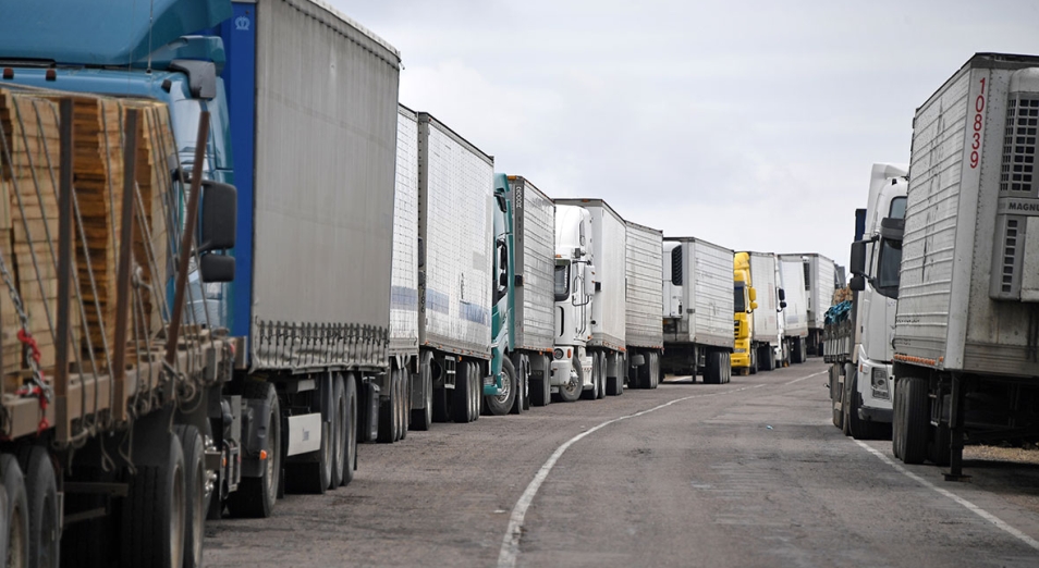 Миллиардные потери понесет бизнес из-за простоев грузов на границе с Китаем 