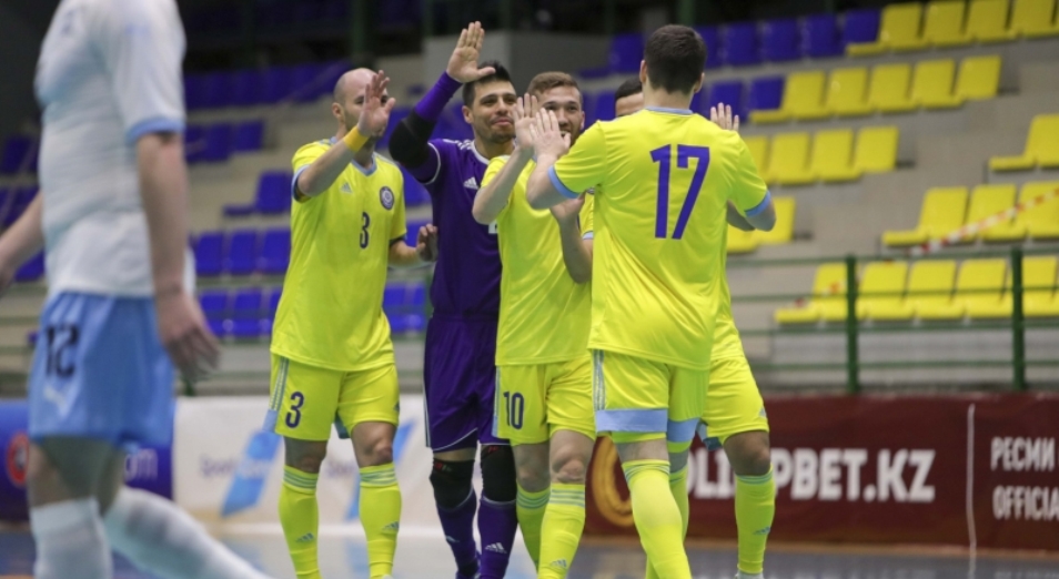 Казахстан обыграл Узбекистан в юбилейном матче футзальных сборных