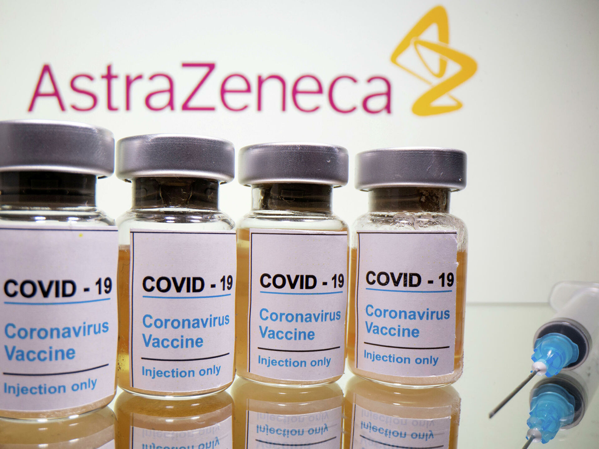 AstraZeneca могла предоставить устаревшие и неполные данные об испытаниях вакцины