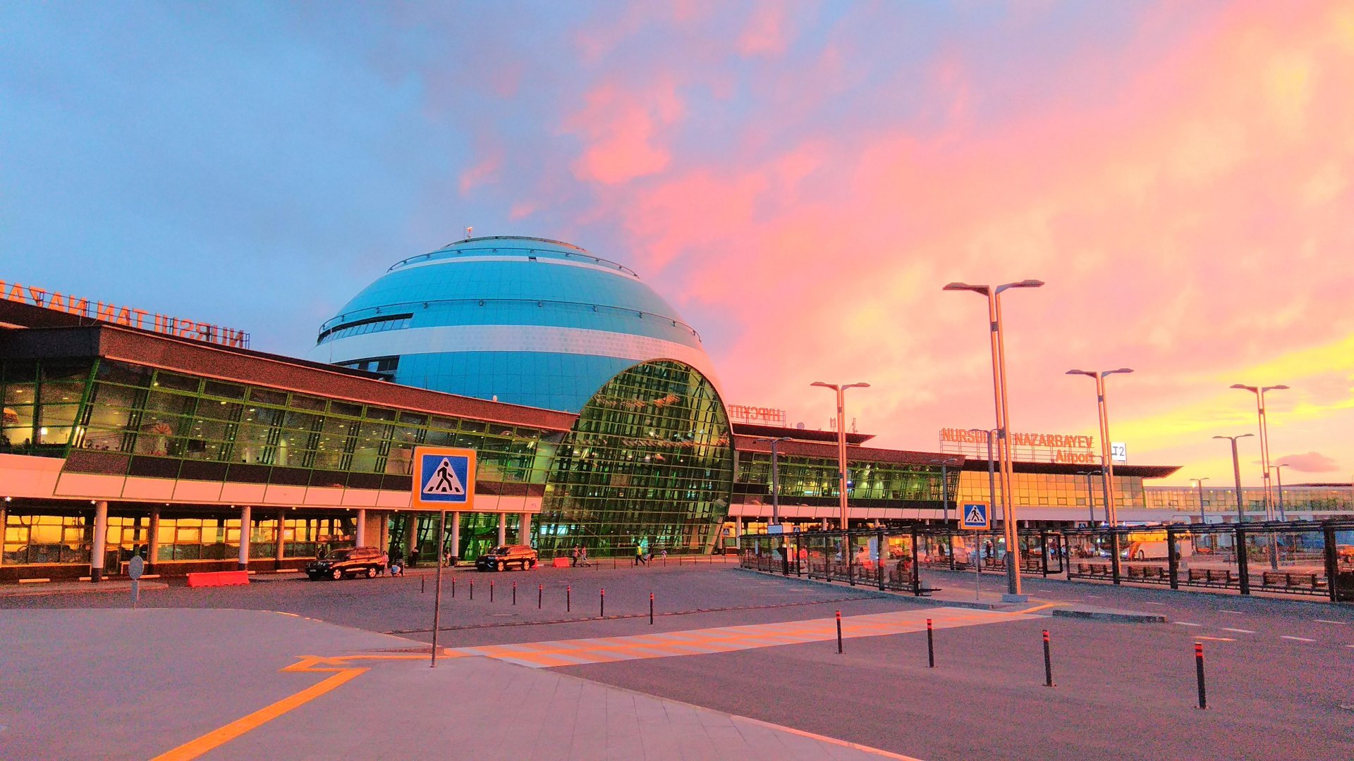 Пассажиры с "желтым" и "красным" COVID-статусом не смогут попасть в терминал аэропорта столицы Казахстана