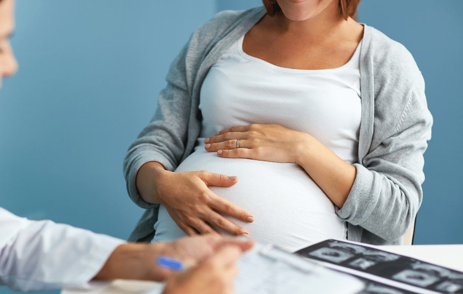 Сколько в перинатальном центре Алматы наблюдают  беременных с КВИ  