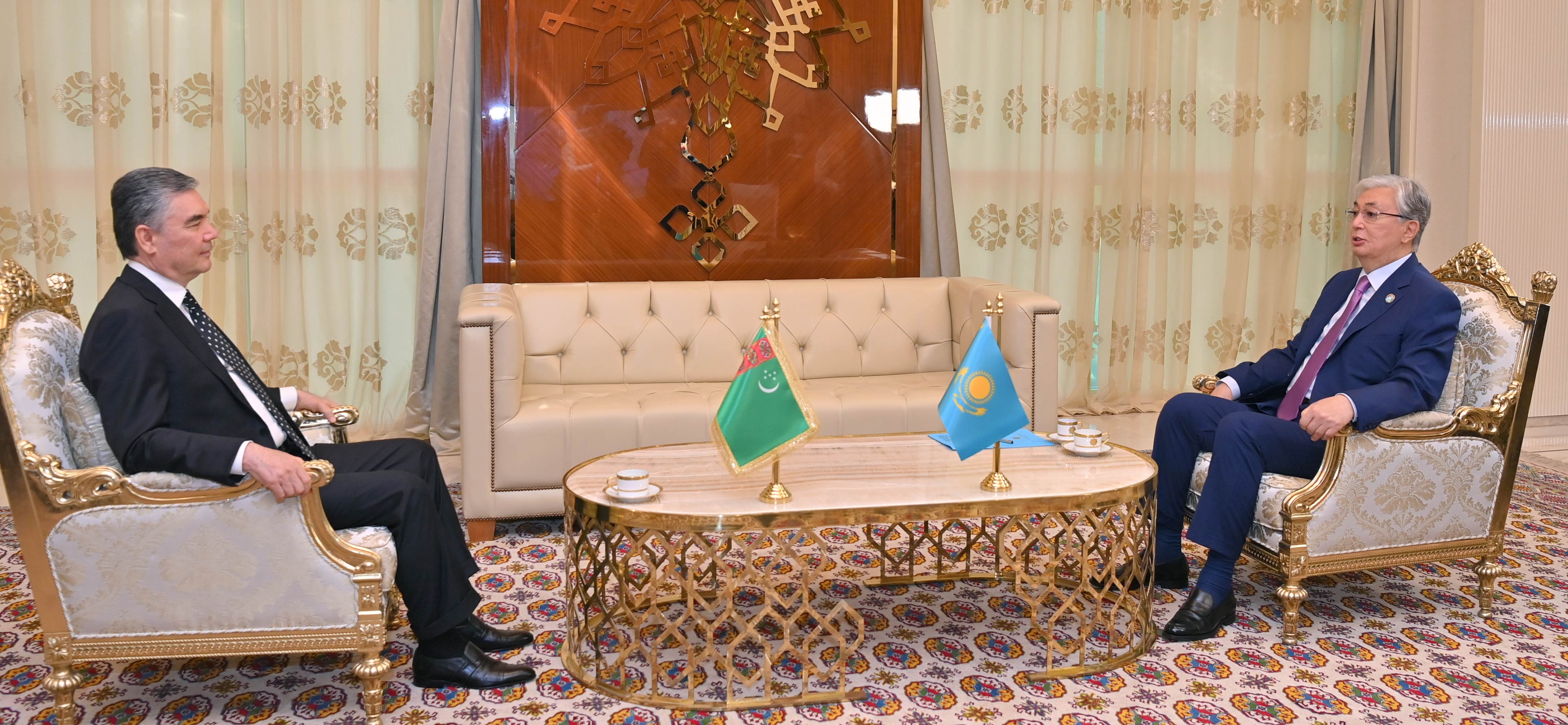 Мемлекет басшысы Қасым-Жомарт Тоқаев Түрікменстан Президентімен кездесті