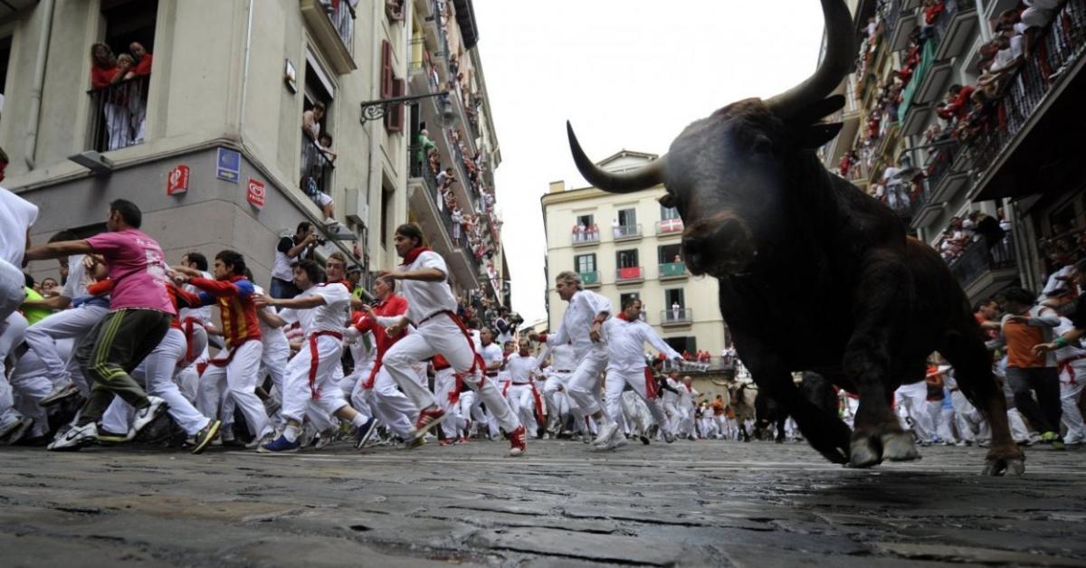 В Испании второй год подряд отменяют фестиваль, знаменитый бегами от быков 