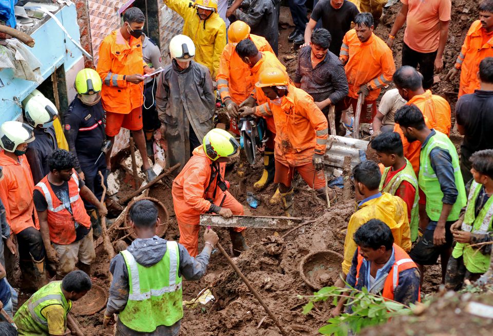 В Мумбае после проливных дождей в результате оползней погибло не менее 25 человек
