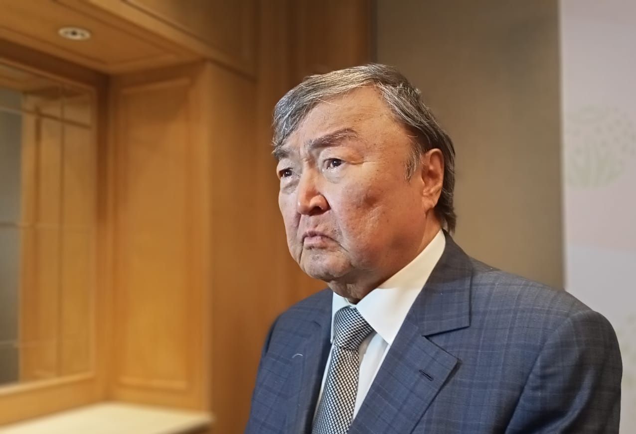 Олжас Сулейменов против биолаборатории в Казахстане
