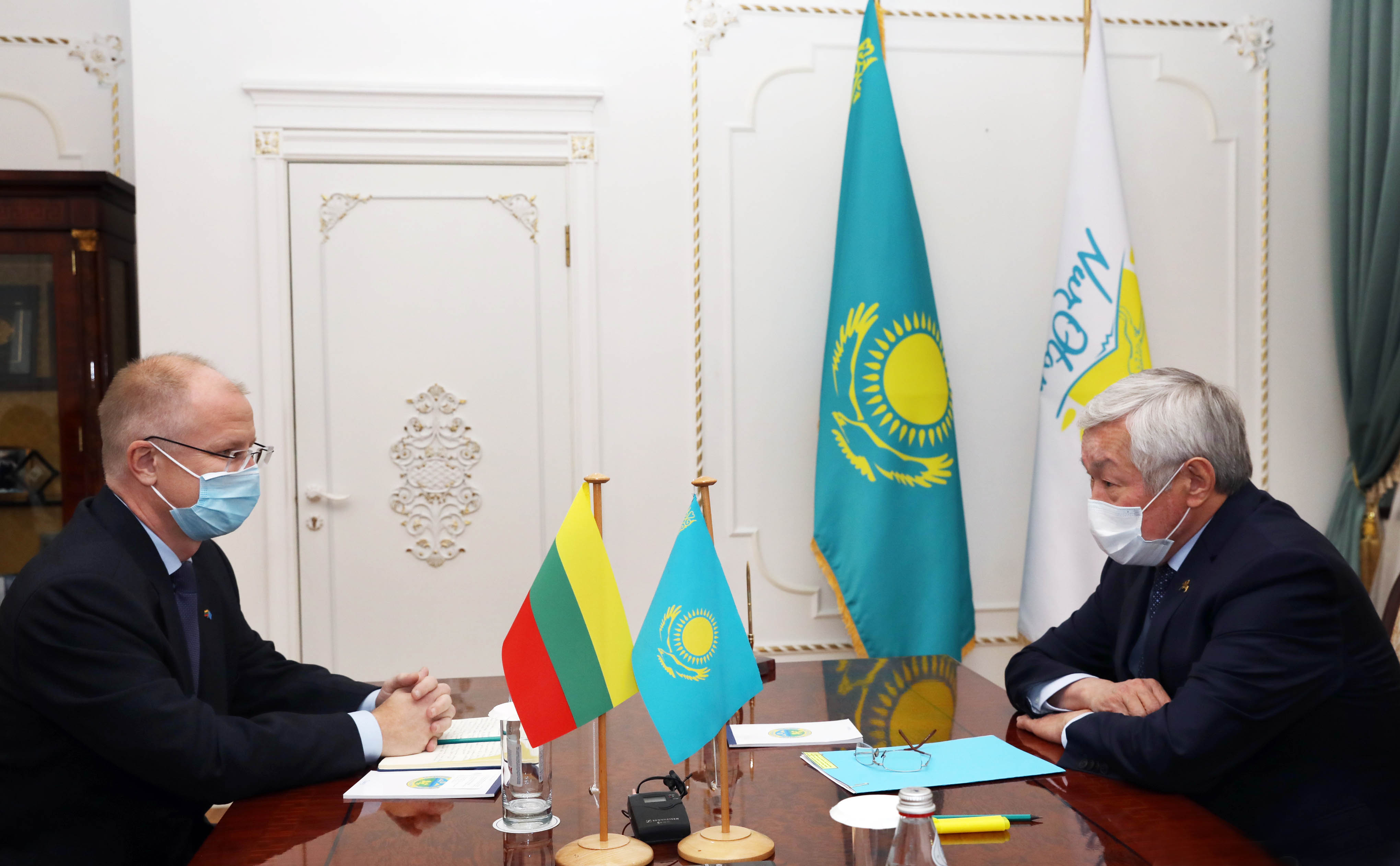 Сапарбаев провел встречу с послом Литвы в Казахстане