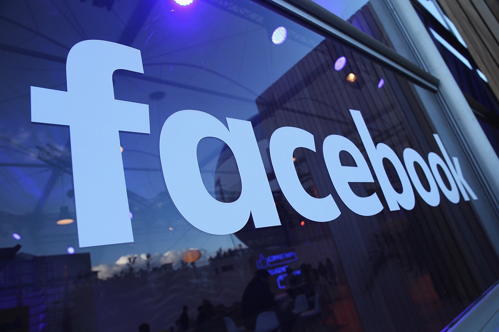 Facebook принесла извинения за сбой в соцсетях