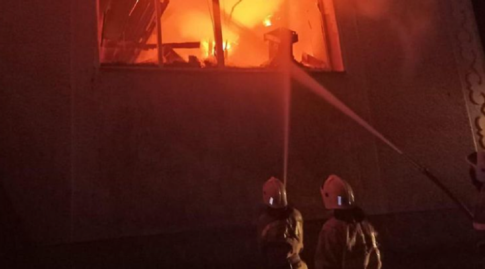 Почти шесть часов тушили пожар в Павлодарской области