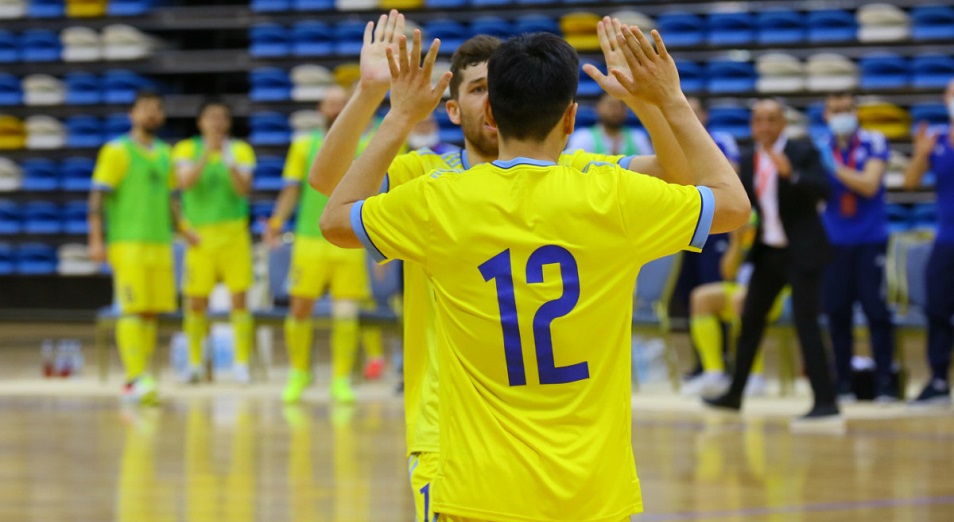 ЧМ-2021: Казахстан вышел в плей-офф с первого места