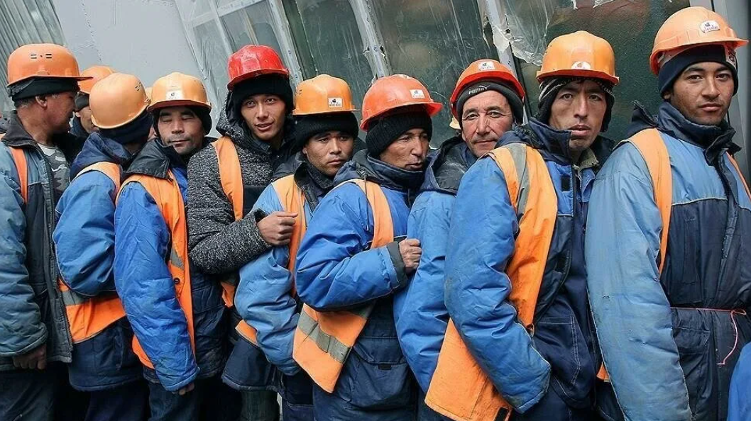 Около 1500 трудовых мигрантов из Узбекистана будут строить космодром в России