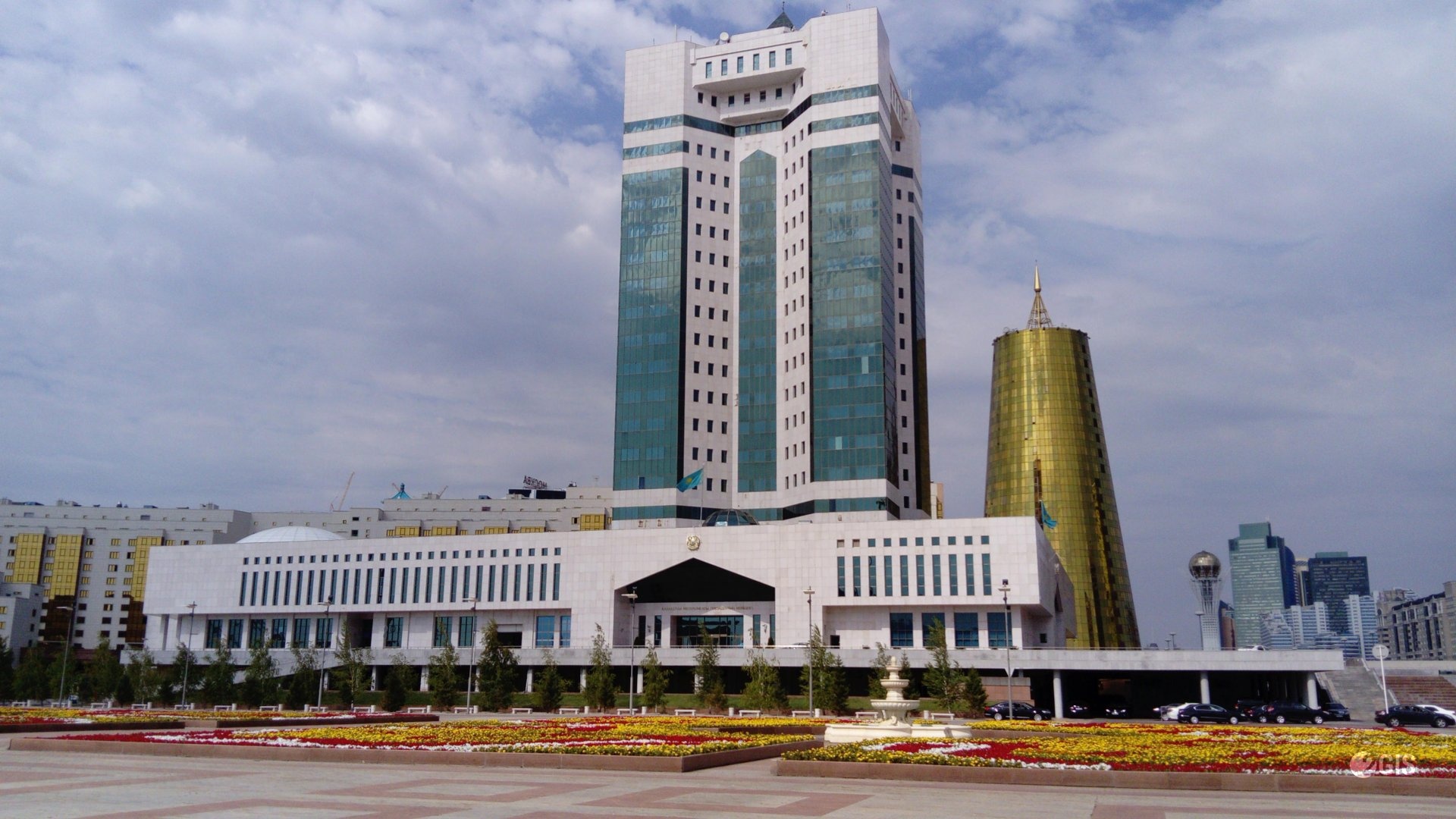 Правительство Казахстана по итогам 2021 года намерено обеспечить рост экономики на уровне 3,7-4%