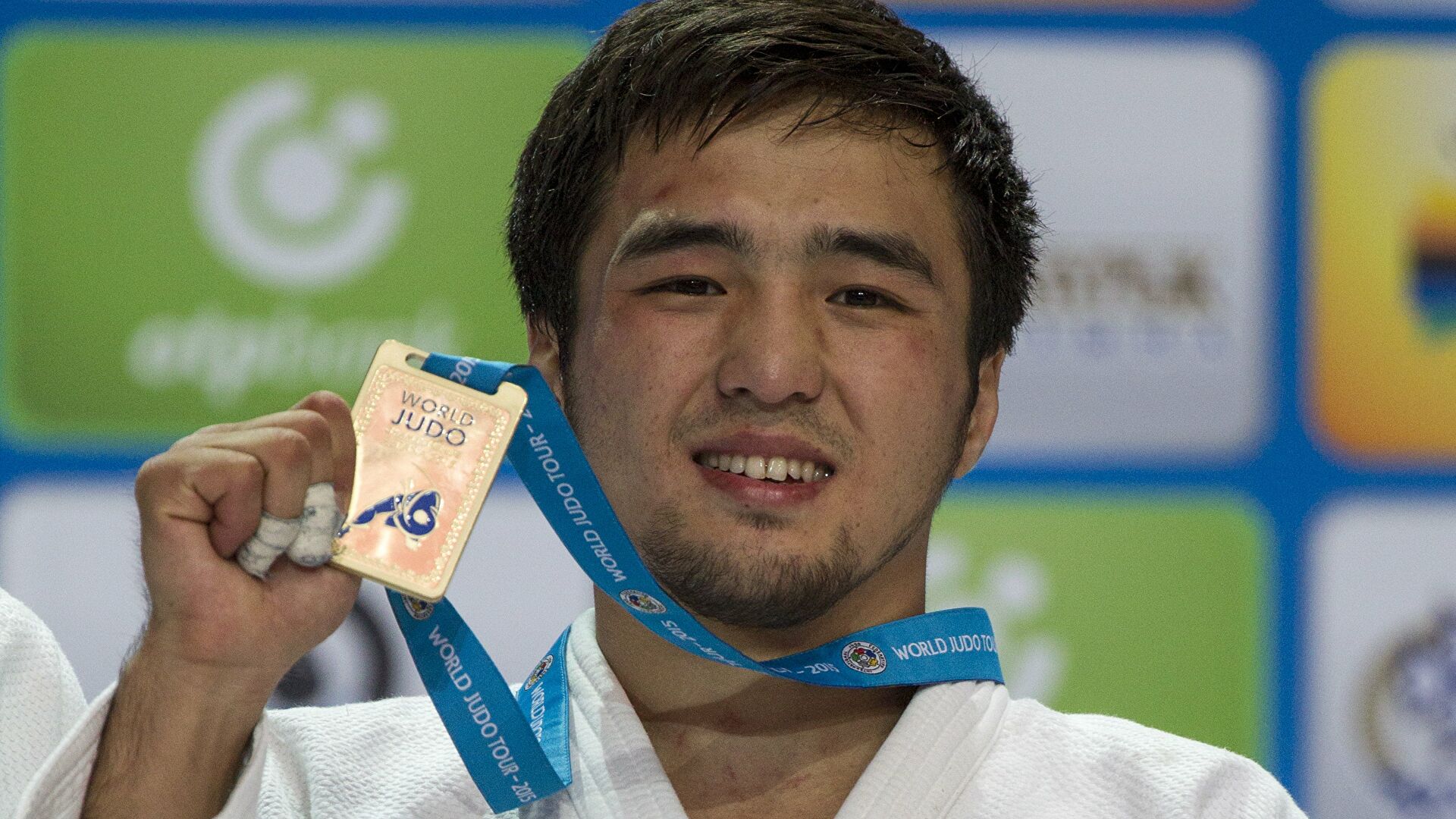 Первую медаль в Токио принес Казахстану дзюдоист Елдос Сметов