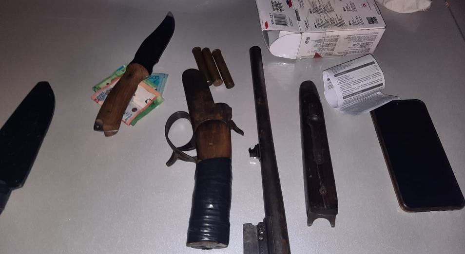 Оружие и боеприпасы нашли у автомобилиста в Нур-Султане
