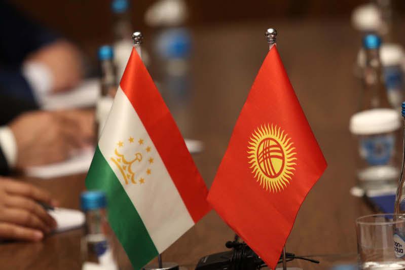 Кыргызстан и Таджикистан подписали протокол по делимитации границы 