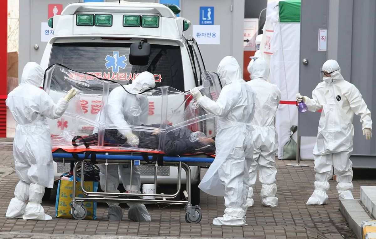 Рекордное число смертей от коронавируса фиксируют в России  