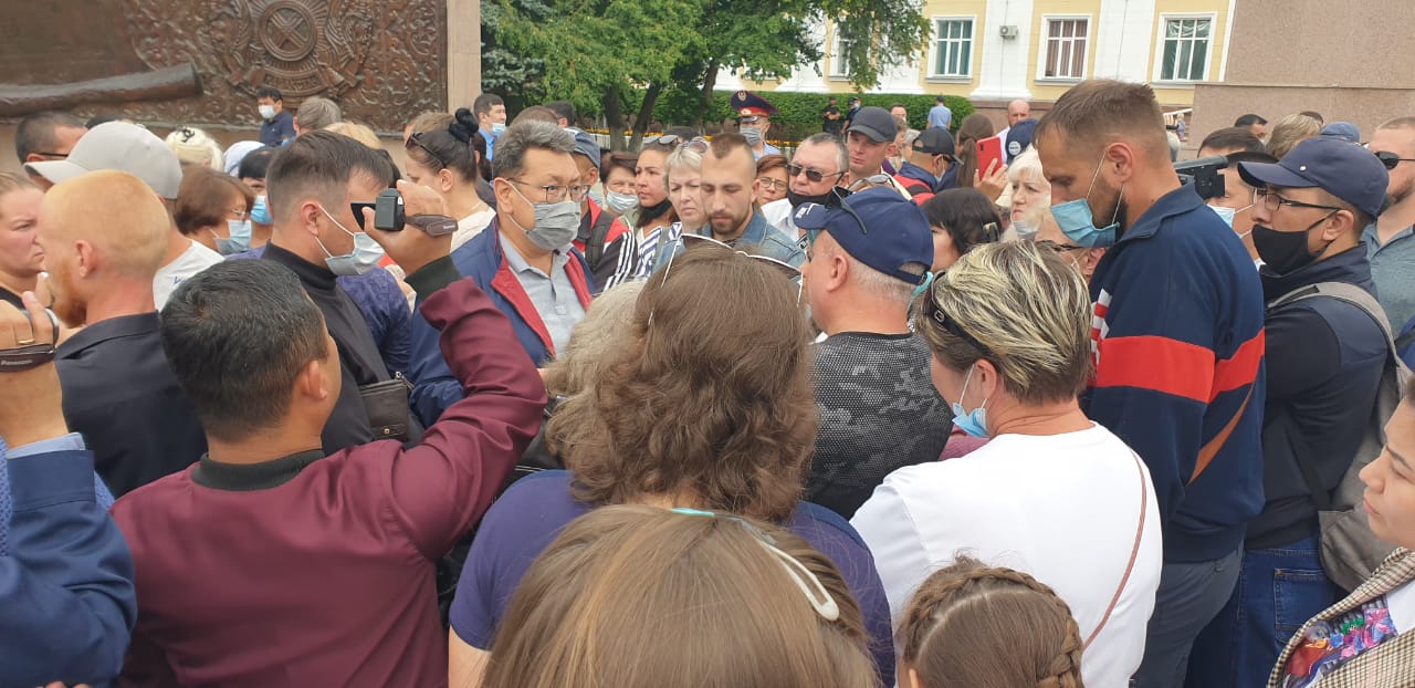 Противники принудительной вакцинации вышли на площадь в Петропавловске