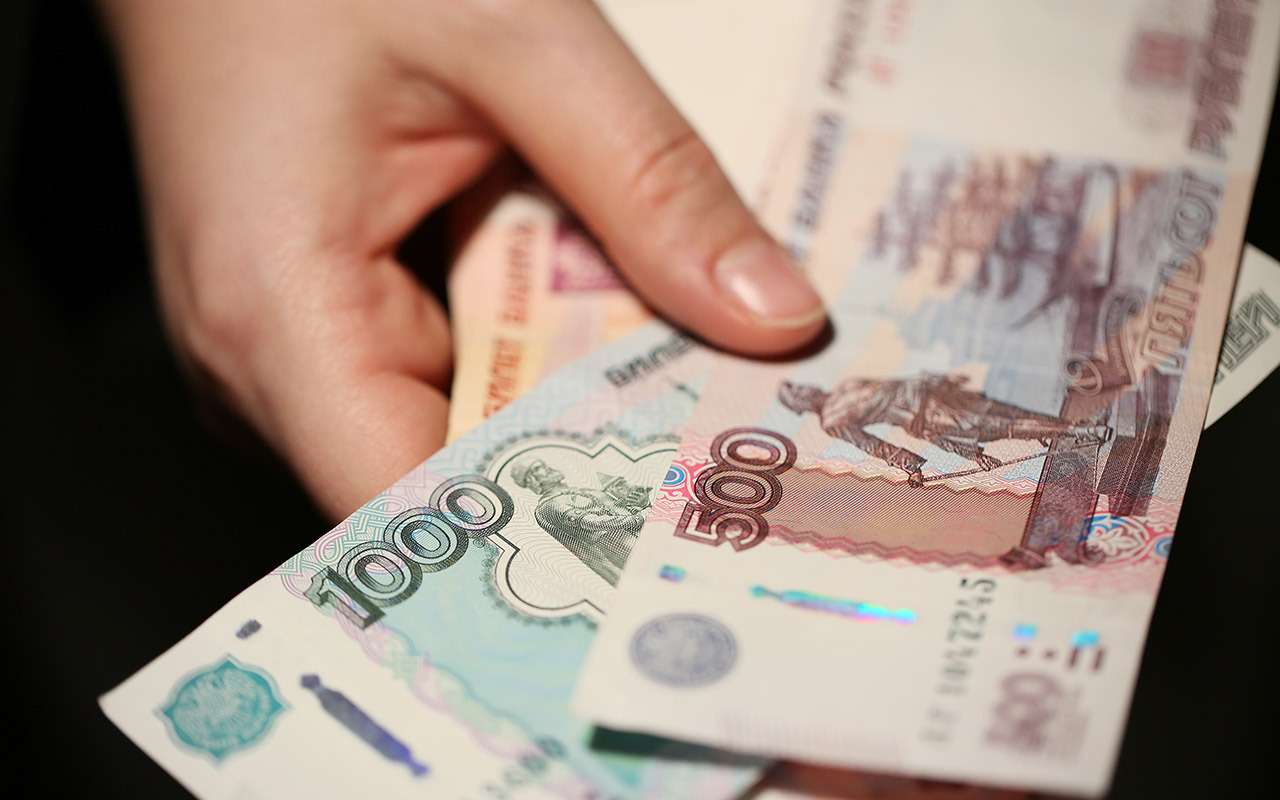 Житель Казахстана пытался дать российскому таможеннику взятку